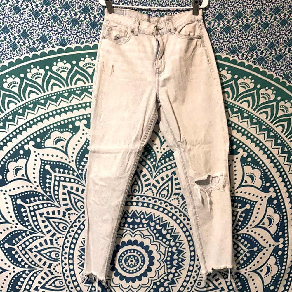 American Eagle Light Wash Mom Jean Size 10